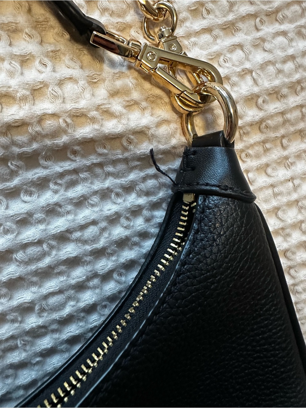 Michael Kors Large Black Pebbled Leather Shoulder Bag with Gold Chain Accent - Picture 6 of 9
